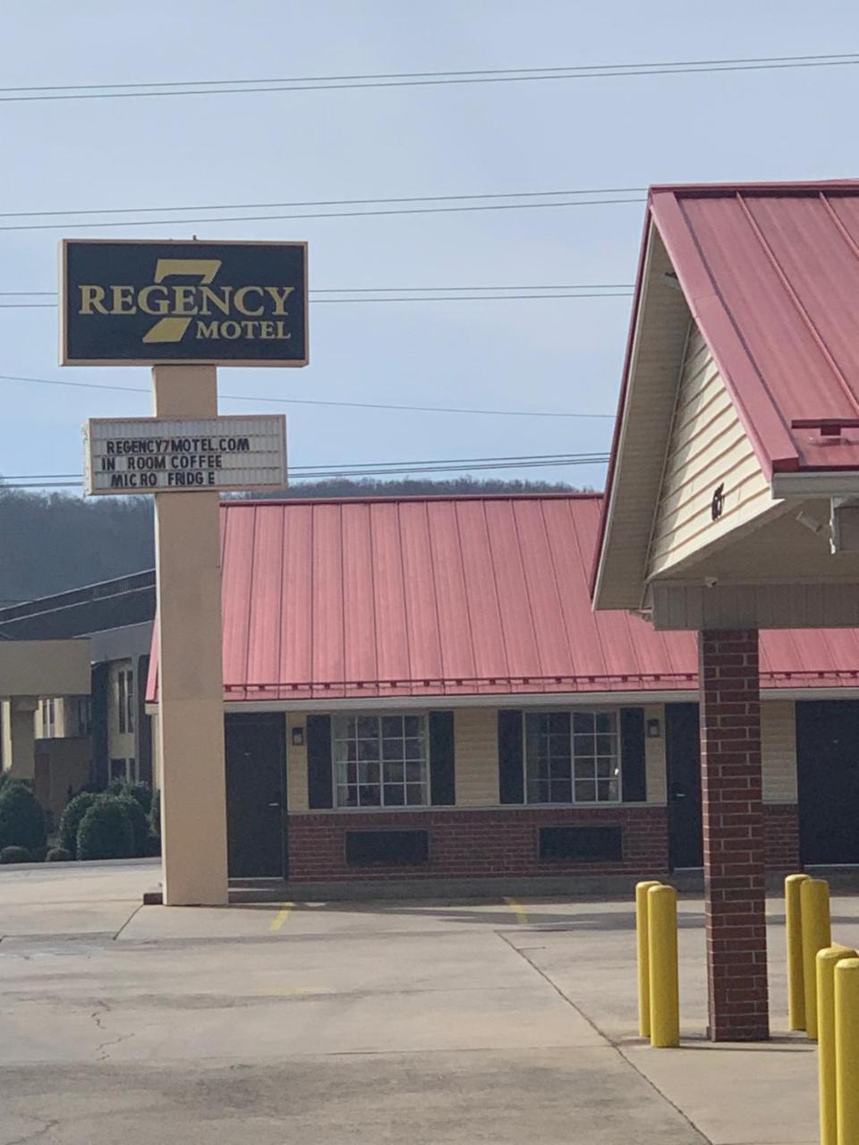 Regency 7 Motel Fayetteville Exterior photo
